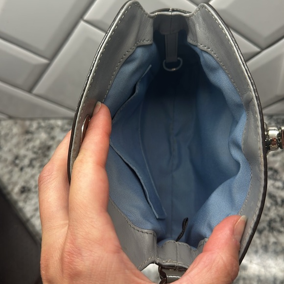 Coach mini clutch with wrist strap - Picture 3 of 7